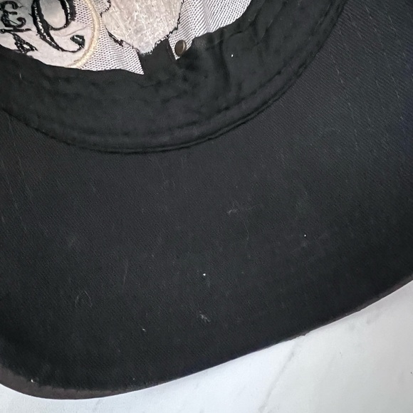 Harry Potter Hogwarts Crest Platform 9 3/4 Hat Maroon Red Adjustable Cap - Picture 5 of 8